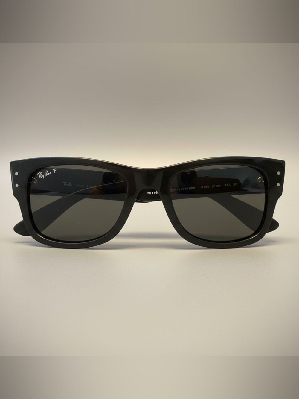 Ray-Ban Mega Wayfarer Sunglasses black frame with polarized lenses unisex